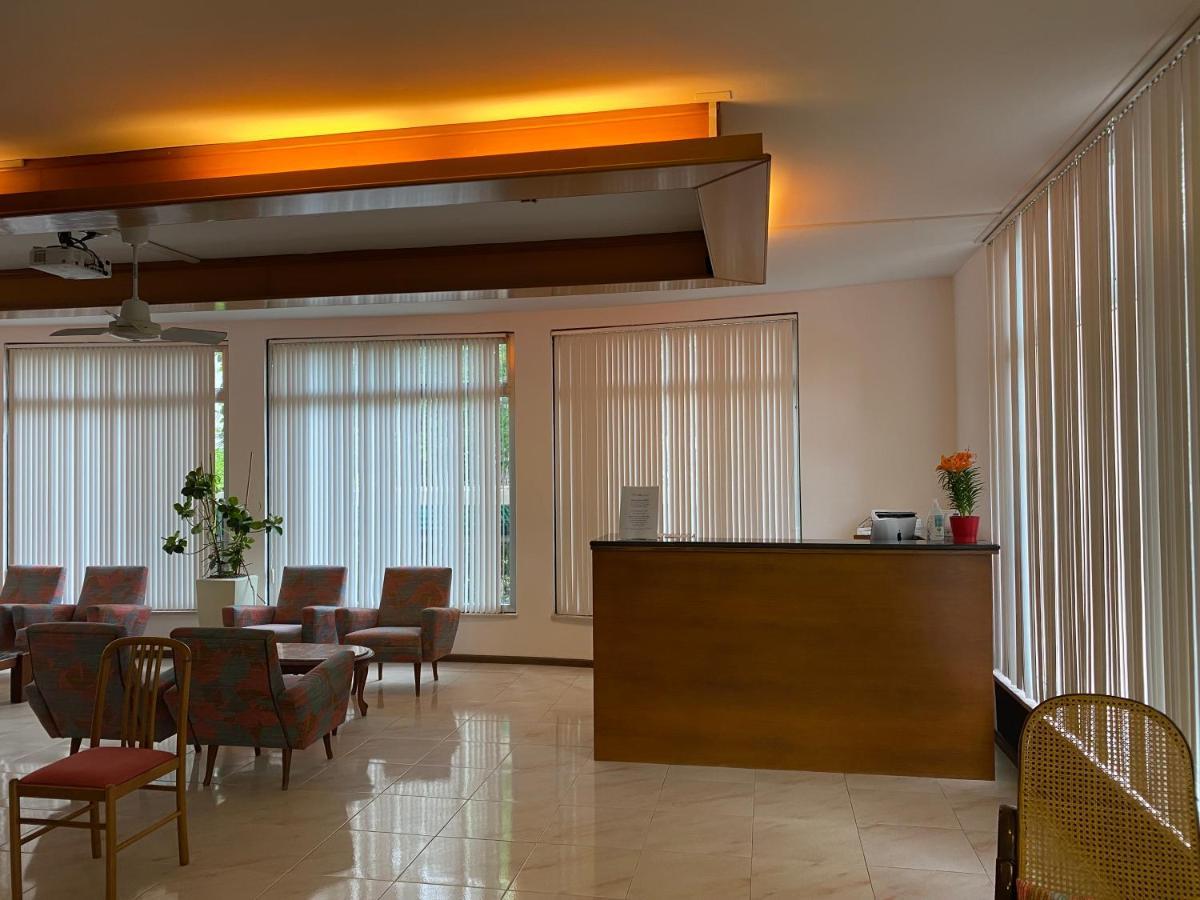 Hotel Rosapineta - Adults Only Lignano Sabbiadoro Exterior photo