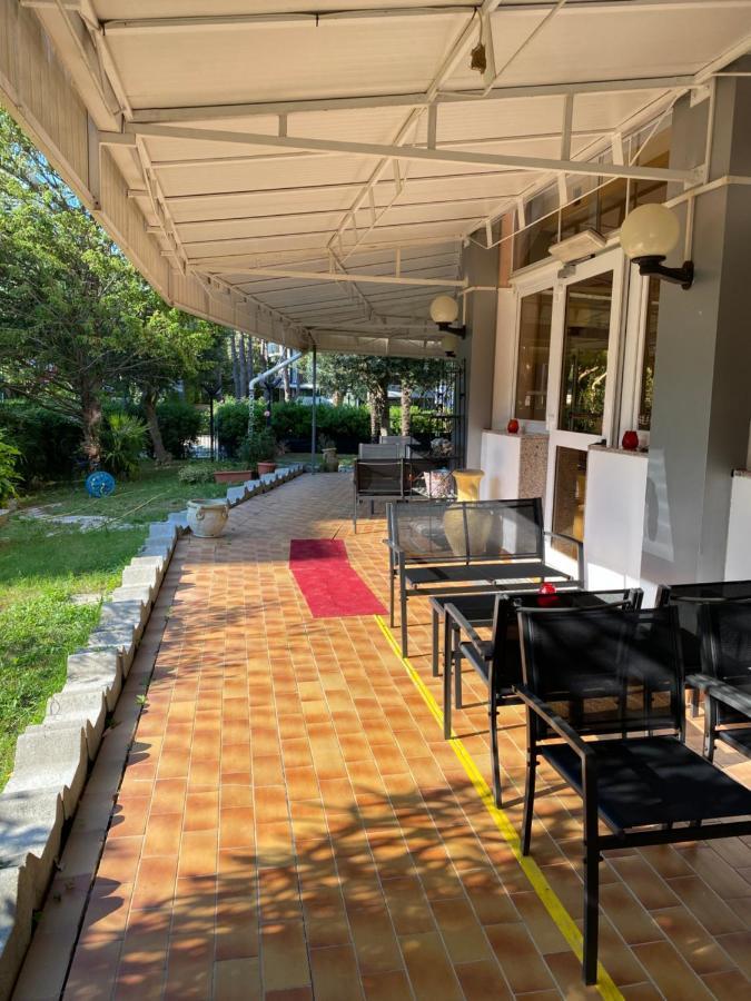 Hotel Rosapineta - Adults Only Lignano Sabbiadoro Exterior photo