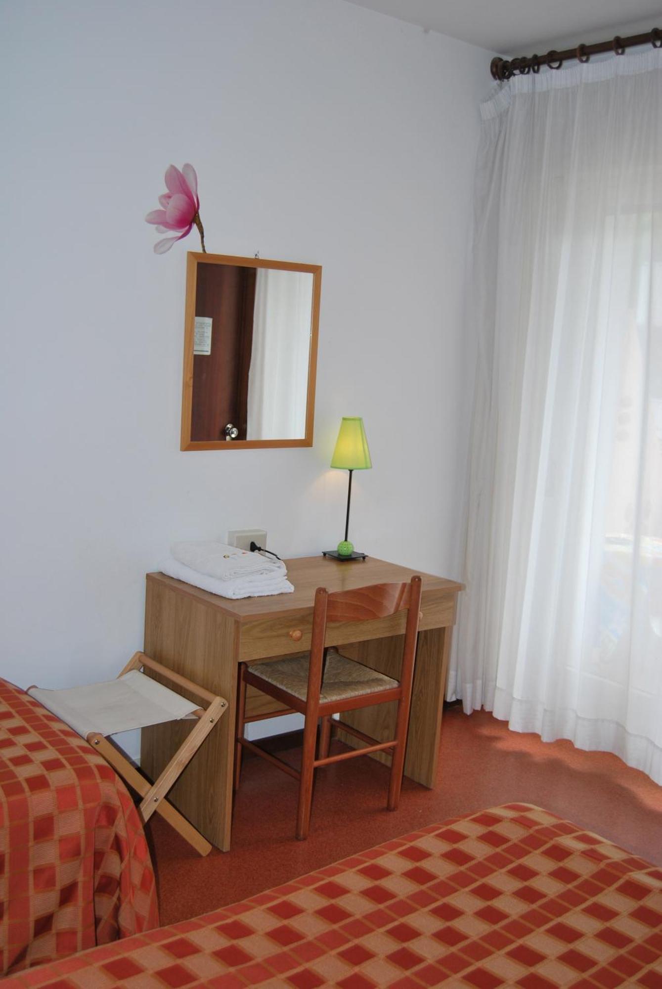 Hotel Rosapineta - Adults Only Lignano Sabbiadoro Exterior photo